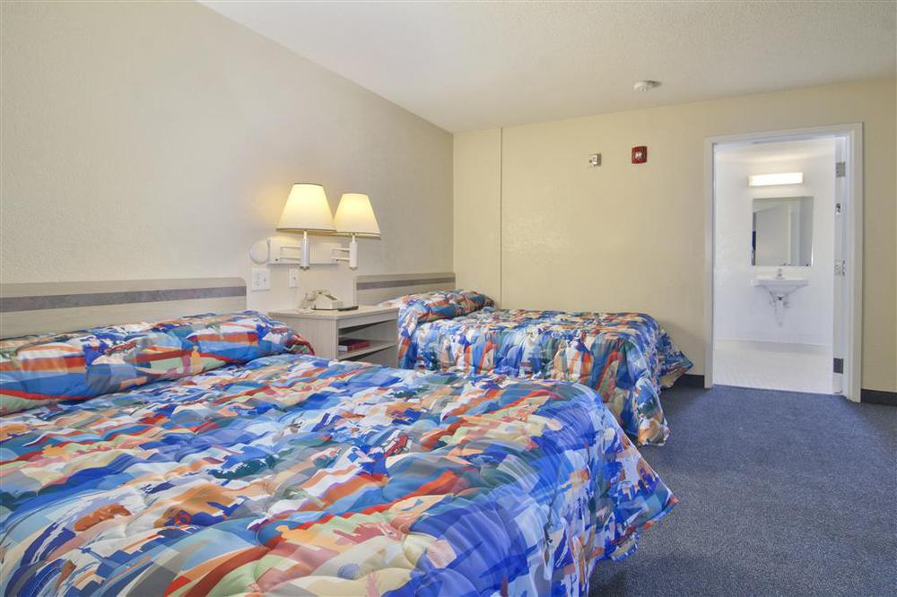 Motel 6 Minneapolis Airport - Mall Of America Room photo