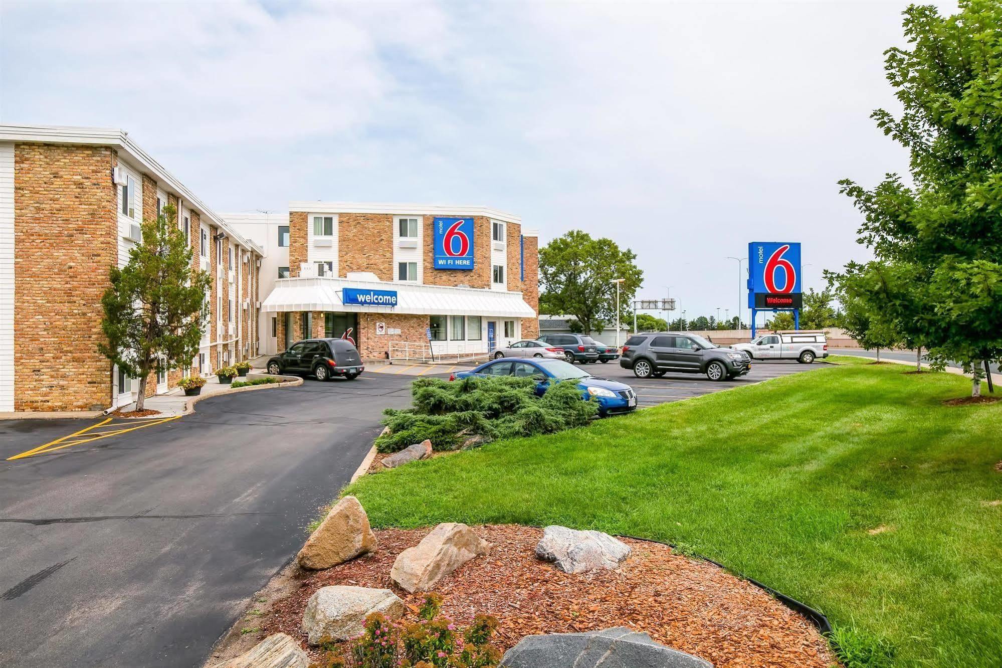 Motel 6 Minneapolis Airport - Mall Of America Exterior photo