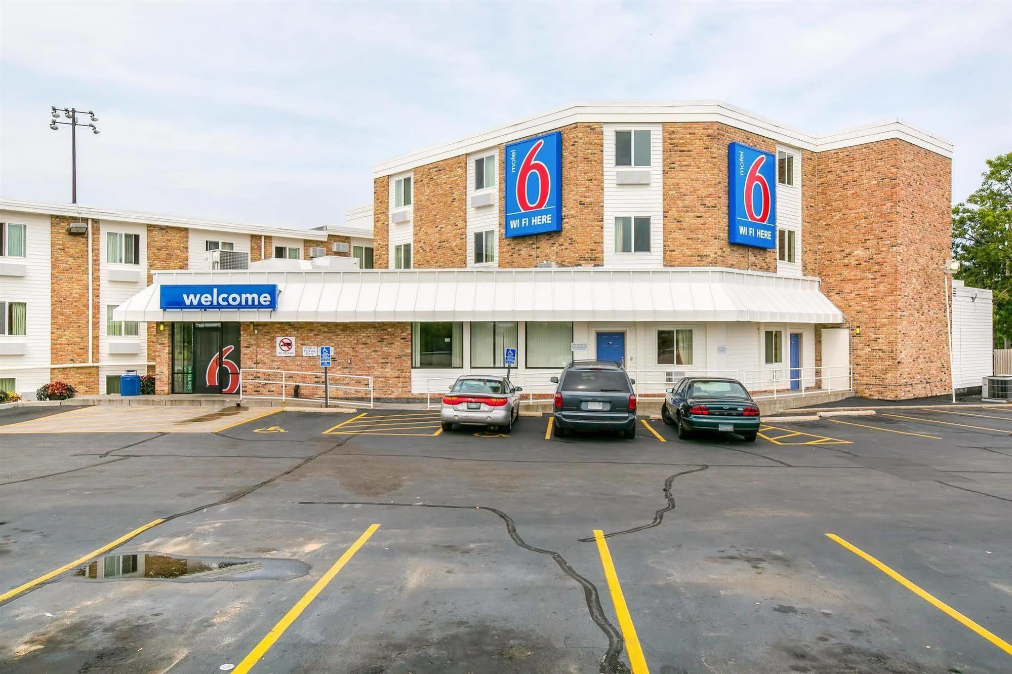 Motel 6 Minneapolis Airport - Mall Of America Exterior photo