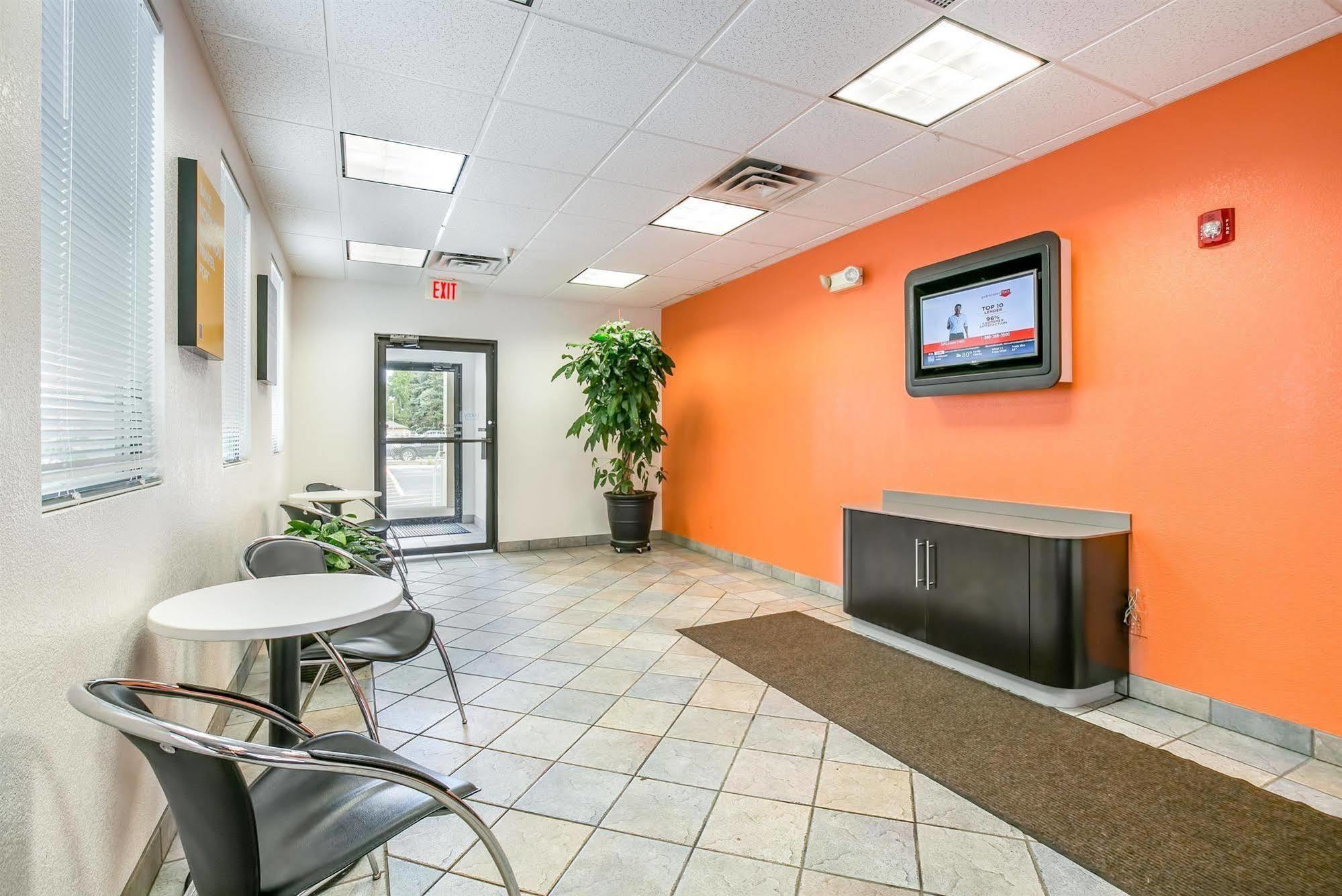 Motel 6 Minneapolis Airport - Mall Of America Exterior photo
