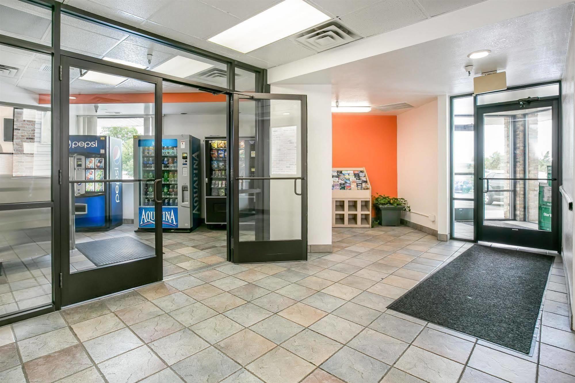 Motel 6 Minneapolis Airport - Mall Of America Exterior photo